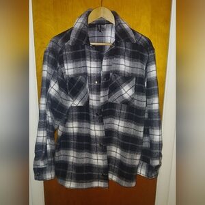 Divided plaid flannel shirt size small